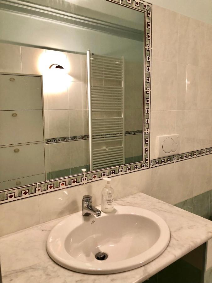 Camera Matrimoniale Privata Con Bagno Interno Vercelli Kültér fotó