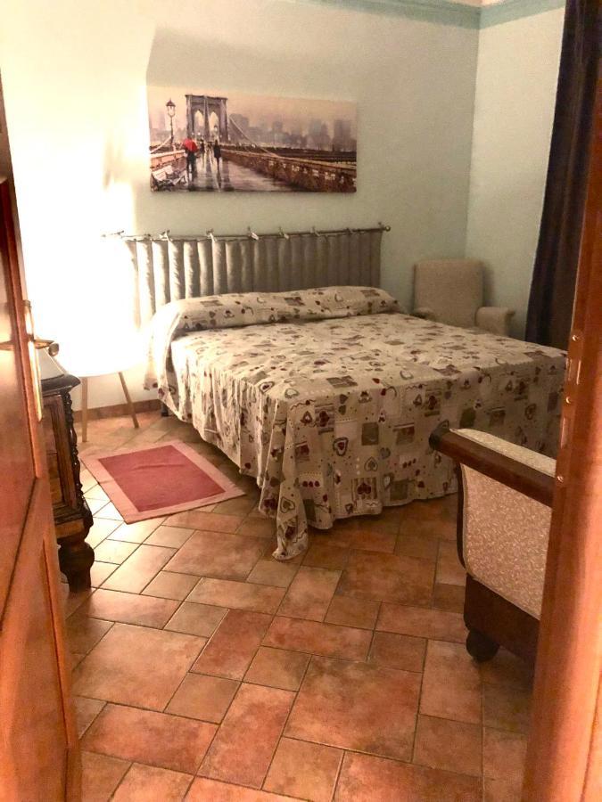 Camera Matrimoniale Privata Con Bagno Interno Vercelli Kültér fotó