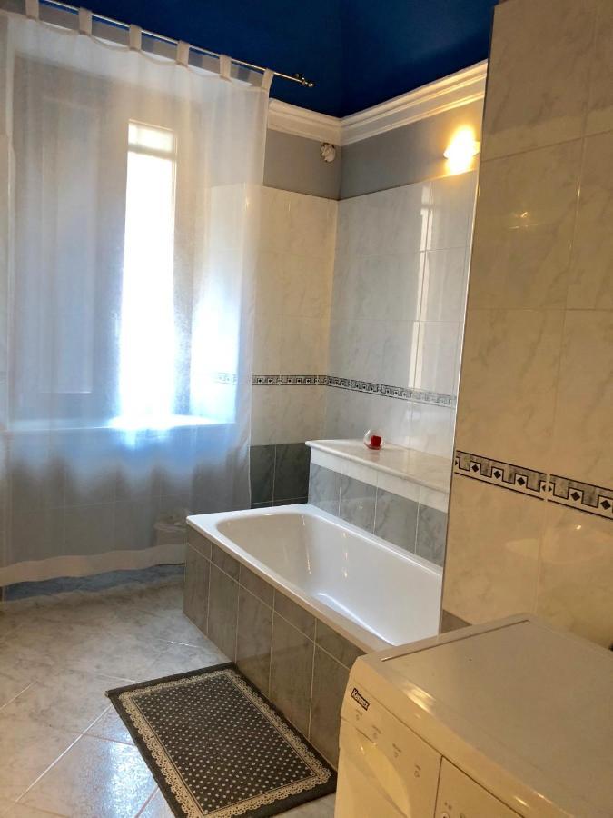 Camera Matrimoniale Privata Con Bagno Interno Vercelli Kültér fotó